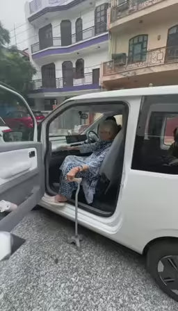 car-door-handle-support-grab-bar-video
