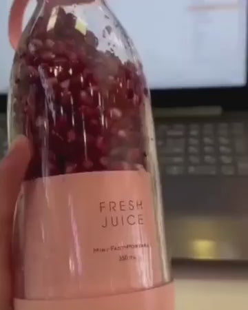 Mini Juicer Blender – Portable USB Rechargeable Smoothie Maker